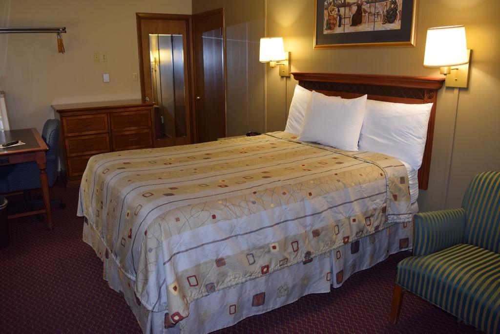Economy Inn Taylorville 外观 照片