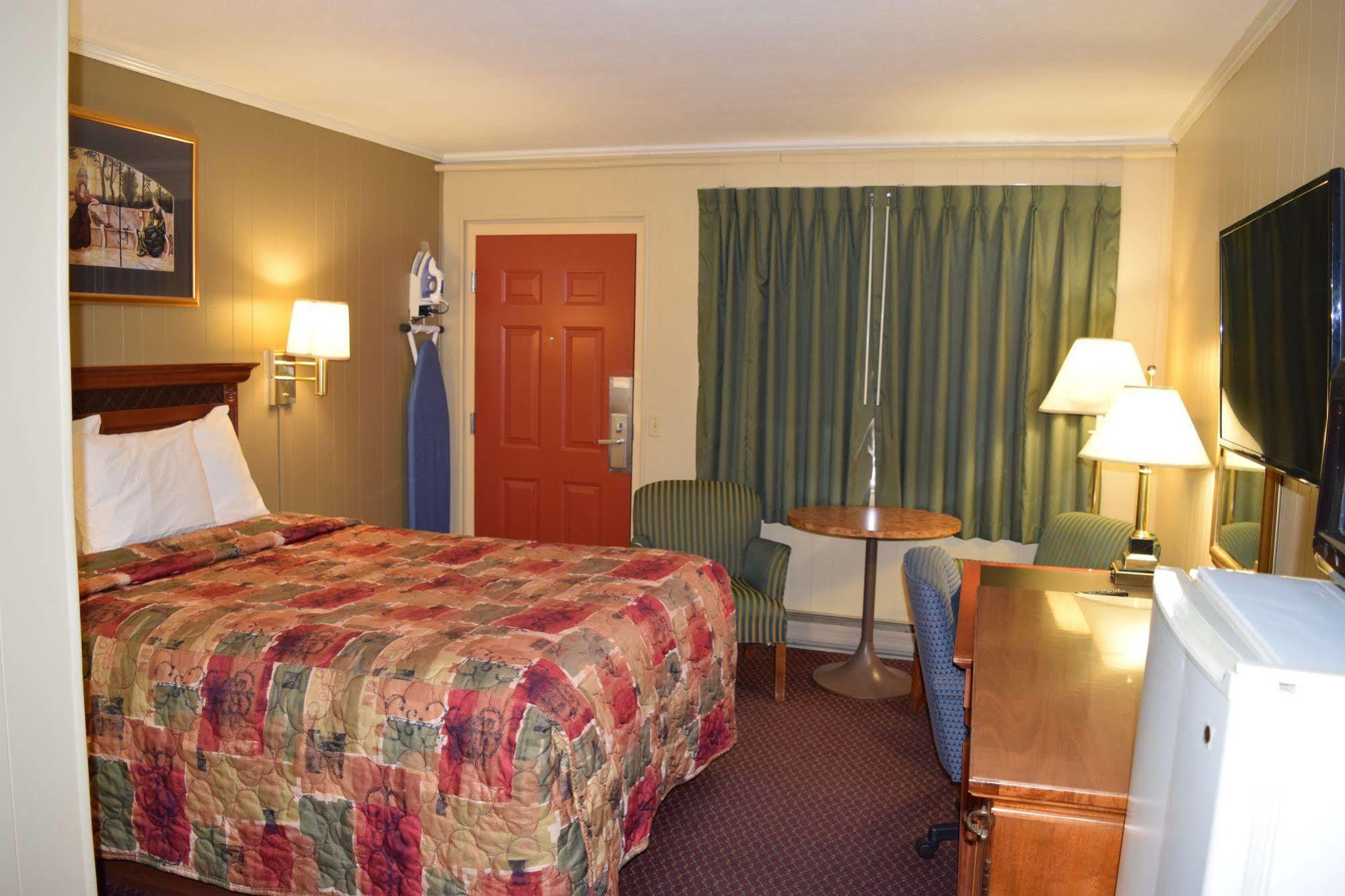 Economy Inn Taylorville 外观 照片