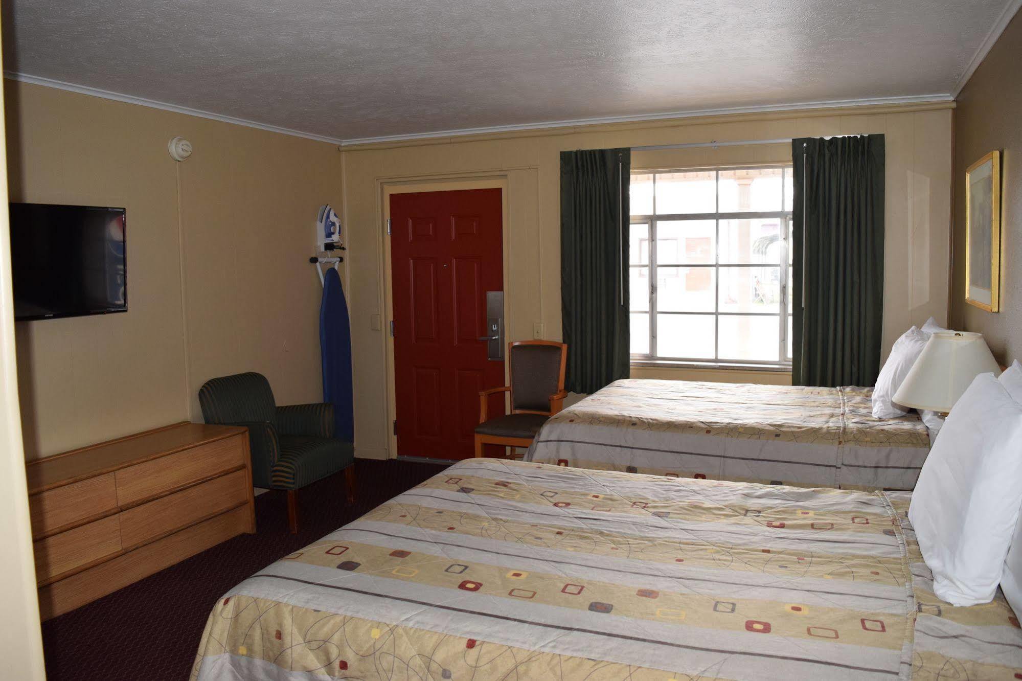 Economy Inn Taylorville 外观 照片